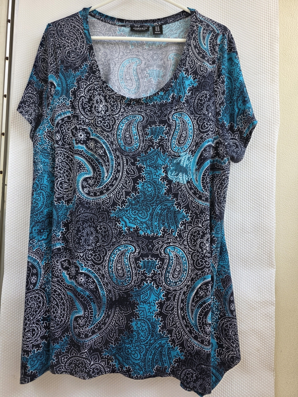 Women’s Teal and Black Paisley Short Sleeve Scoop Neck Tee